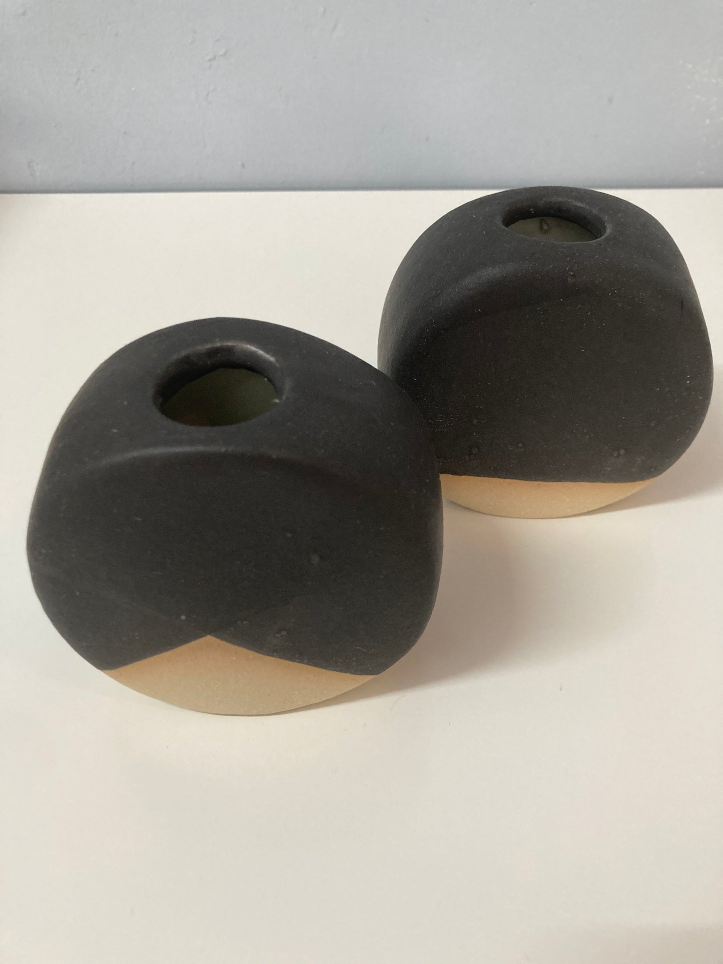 Handgemachtes Vasenduo glasiert in Black matt