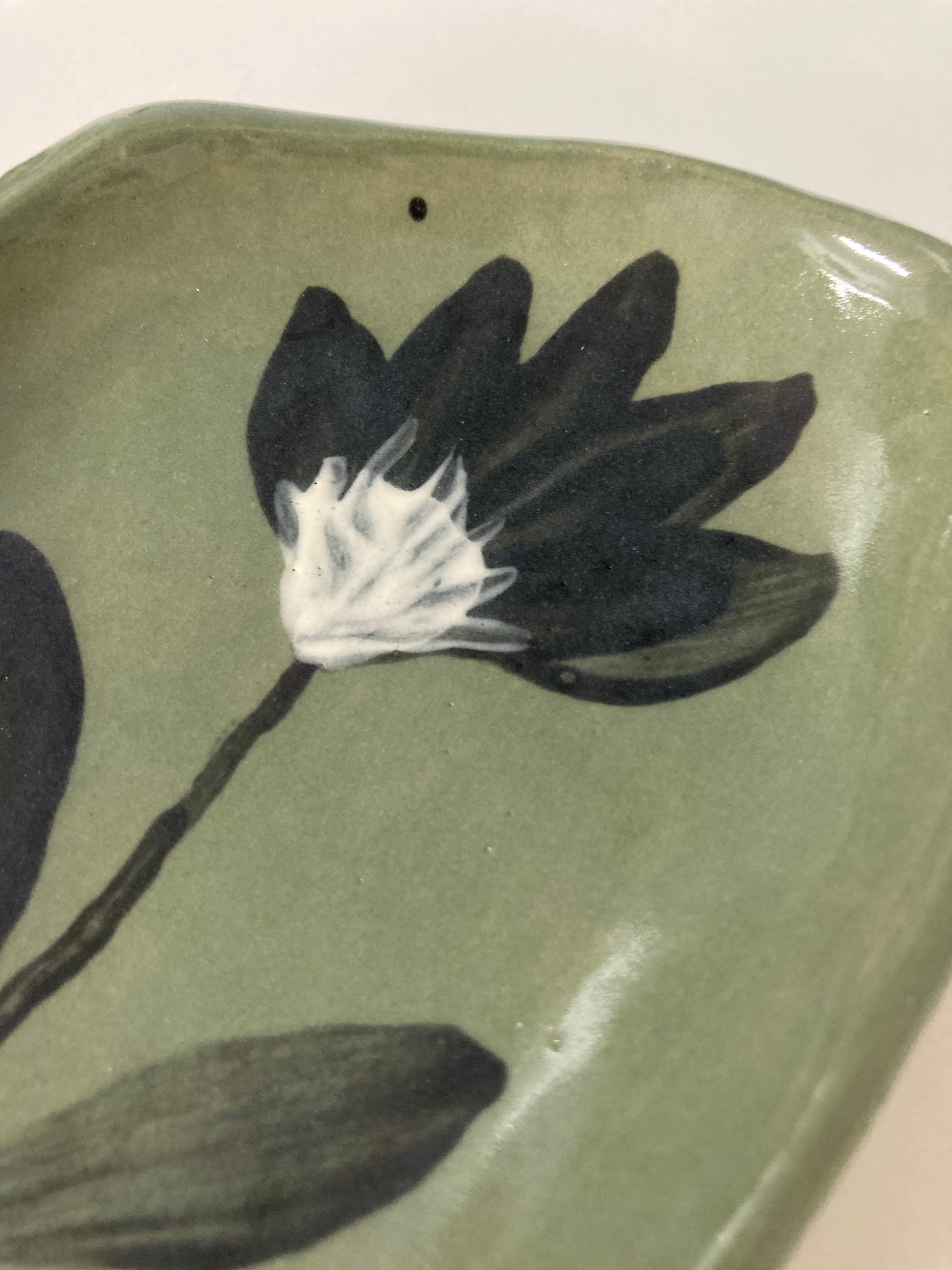 Handgemachtes Ablageschälchen mit Blume
