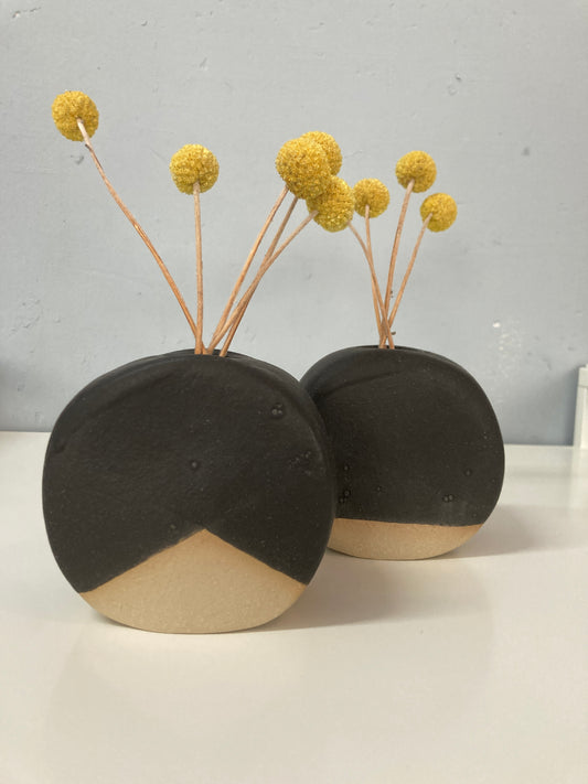 Handgemachtes Vasenduo glasiert in Black matt