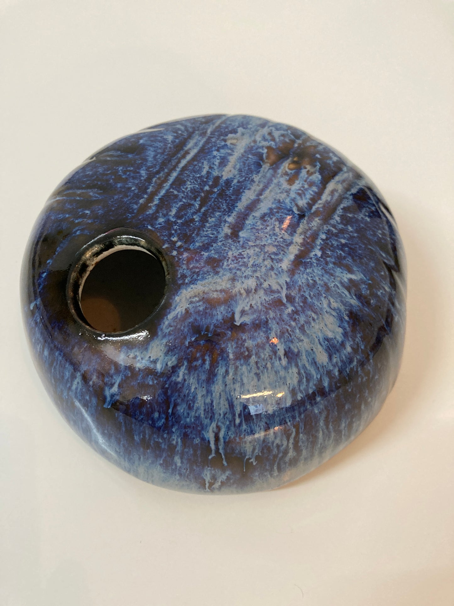 Handgemachte Vase Sternenhimmel glasiert in schwarz blau