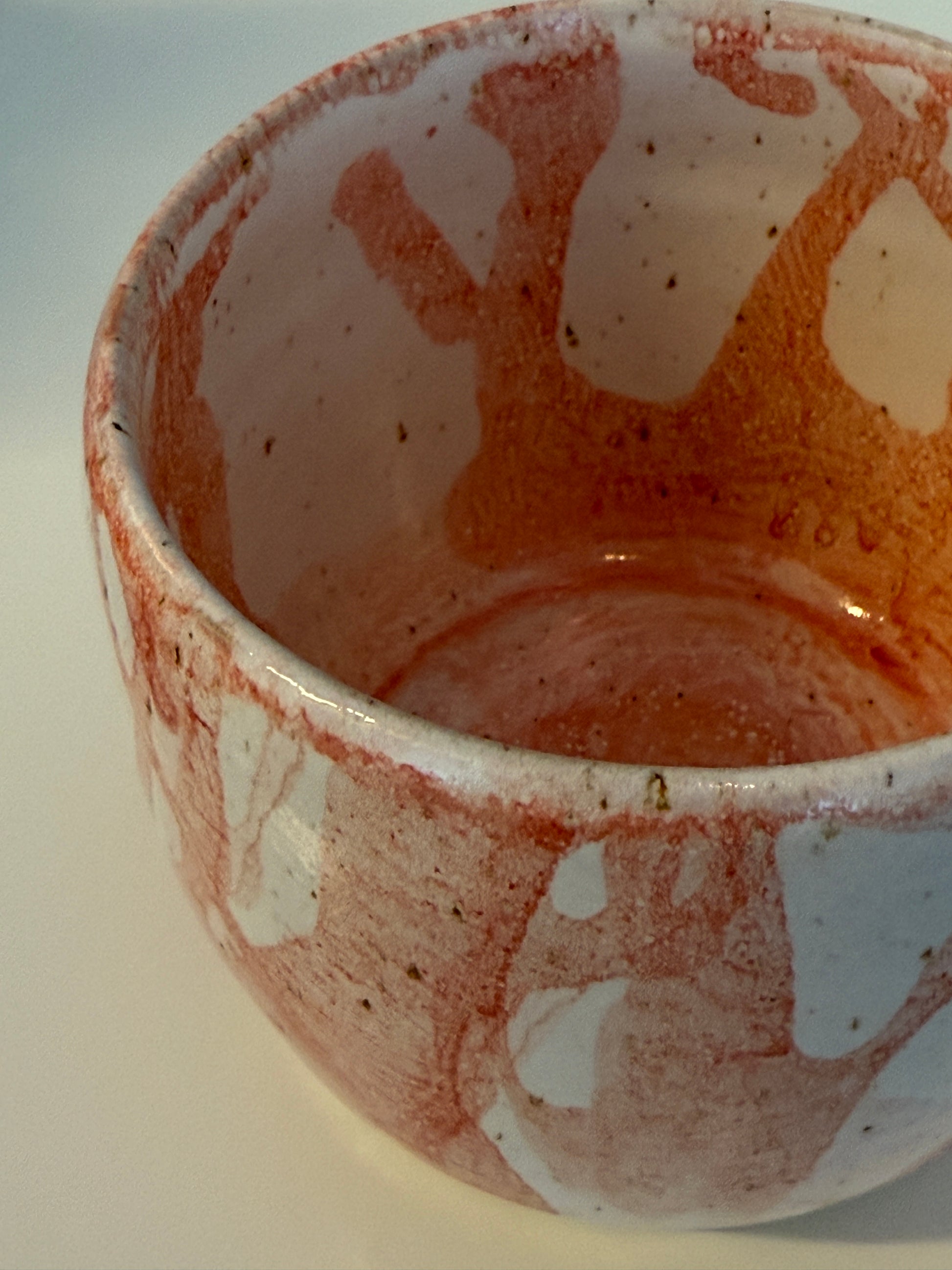 Handgemachte Vase | Utensil glaseirt in weiß mit rosa Verlauf
