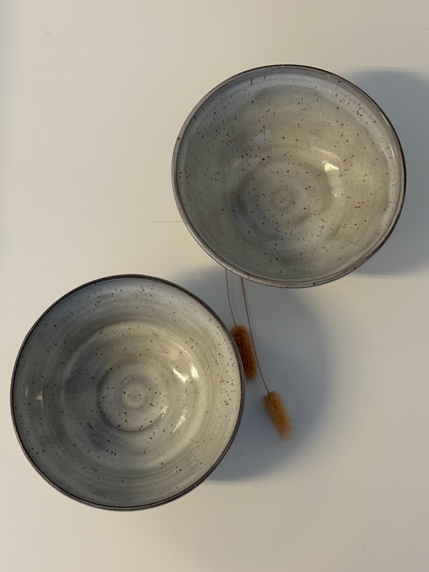 Handgemachte Müslischalen glasiert in Pyritweiß