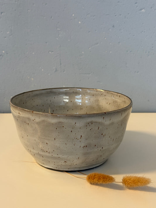 Handgemachte Big Bowl glasiert in Pyritweiß
