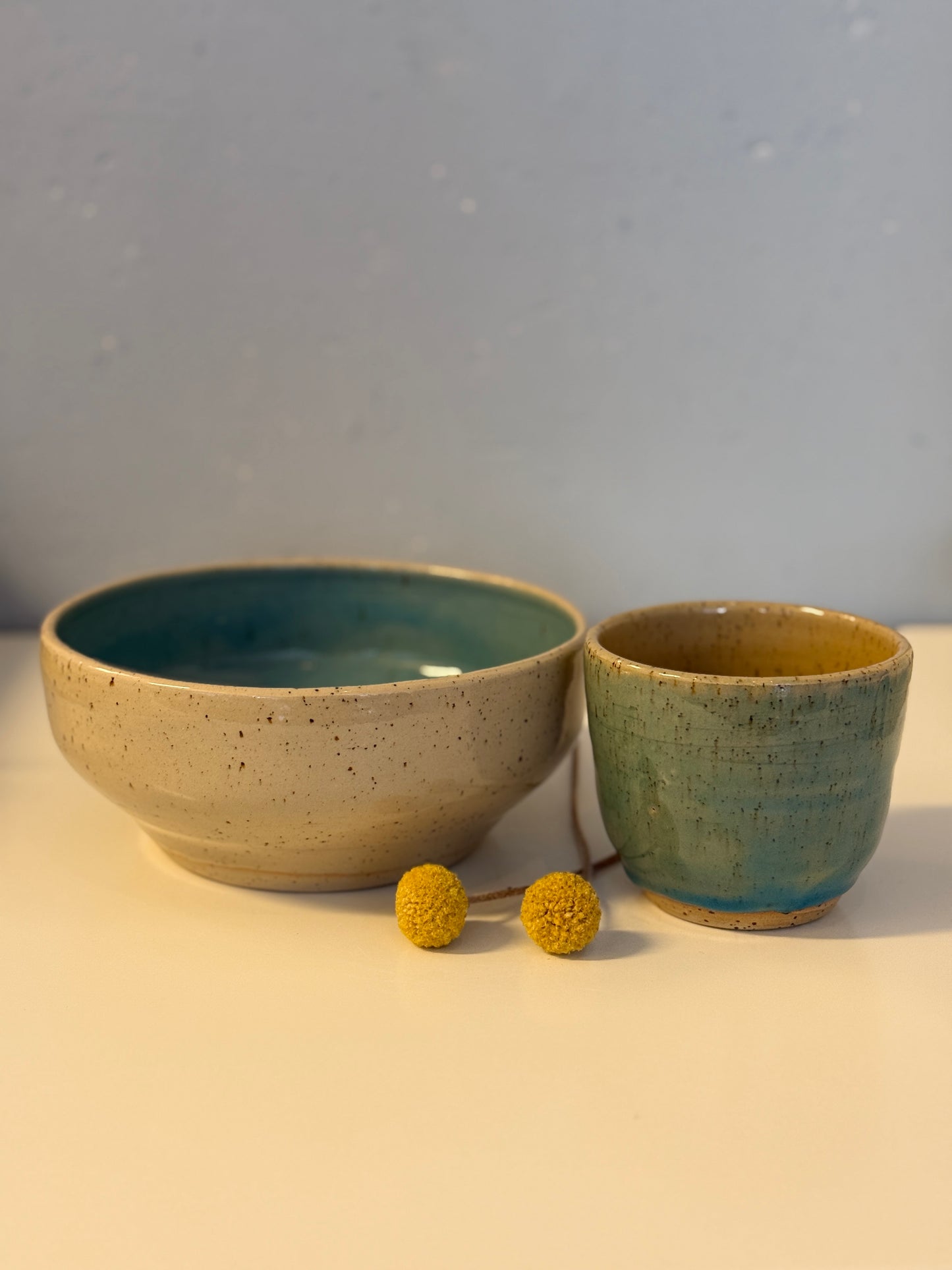 Handgemachte Bowl mit Becher glasiert Türkis und Transparent