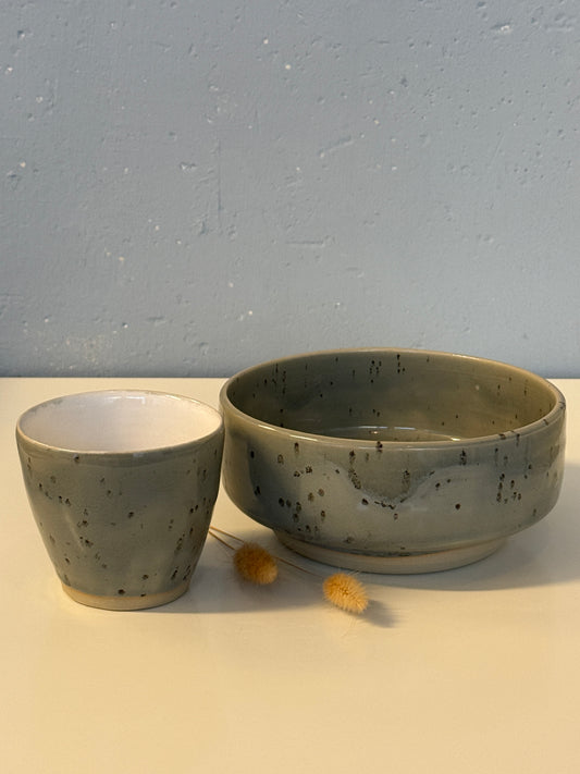 Handgemachte Bowl und Becher galsiert in Rauchquarz