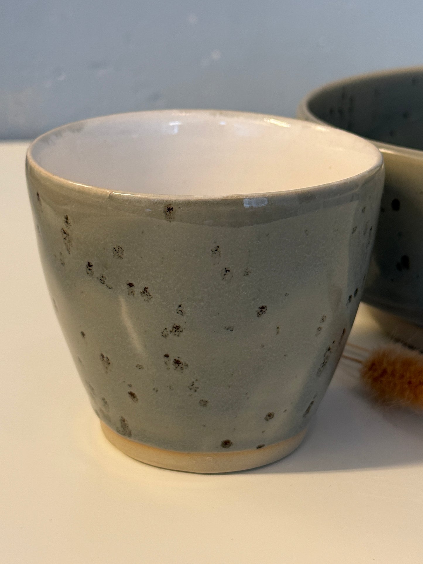 Handgemachte Bowl und Becher galsiert in Rauchquarz